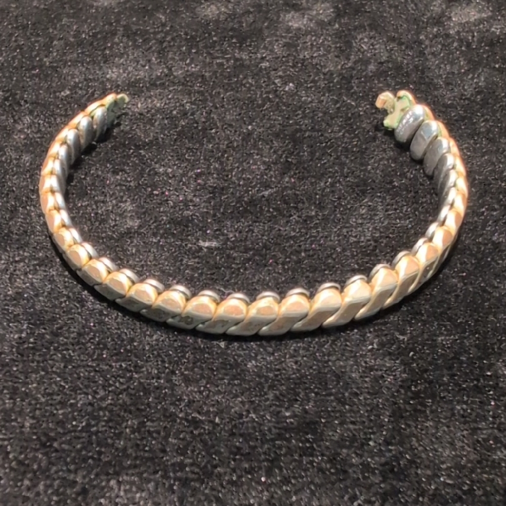 Chic Two-Tone Women's Bracelet